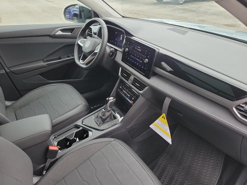2026 Volkswagen Taos SE Black