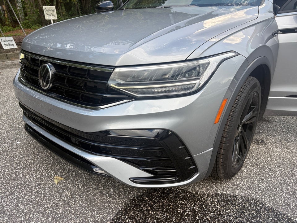 2023 Volkswagen Tiguan SE R-Line Black