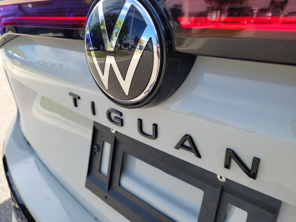 2026 Volkswagen Tiguan SE R-Line Black