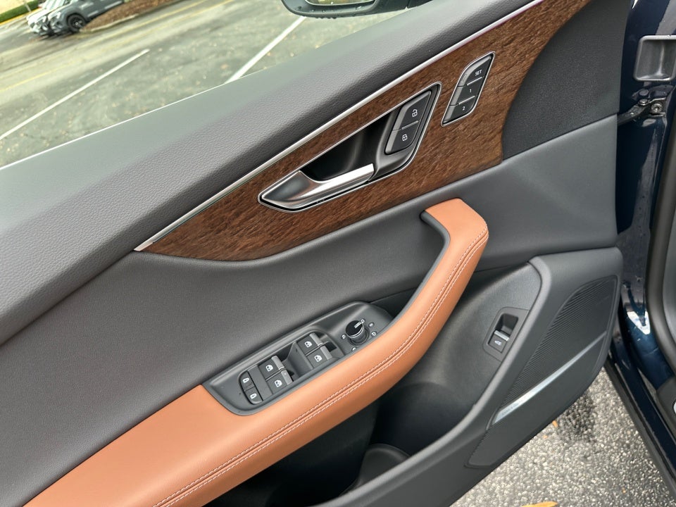 2025 Audi Q8 Premium Plus