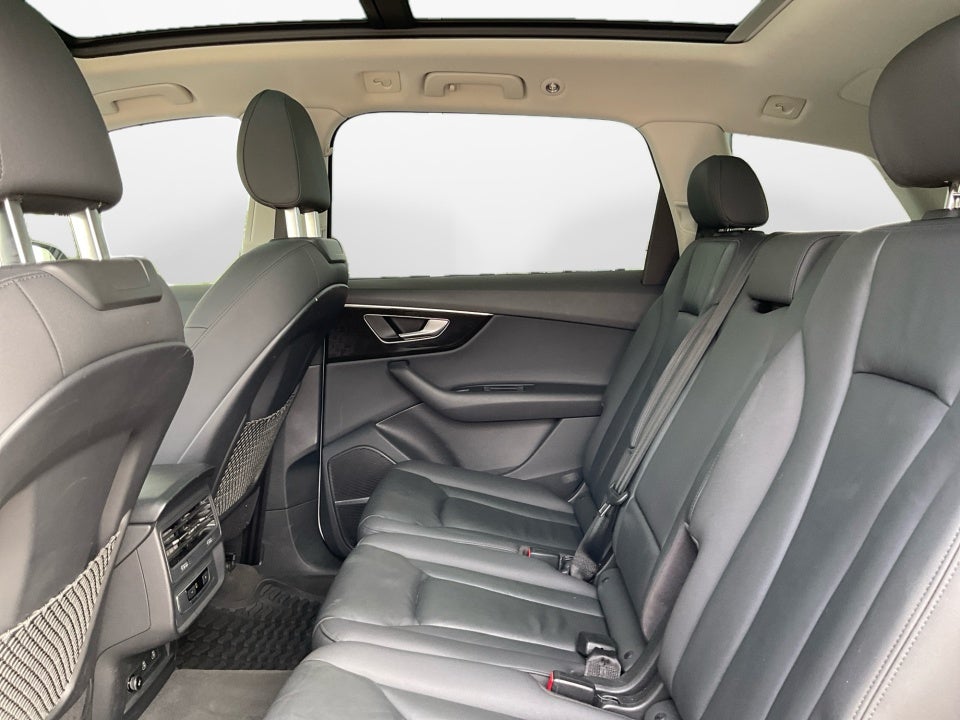 2022 Audi Q7 Premium Plus