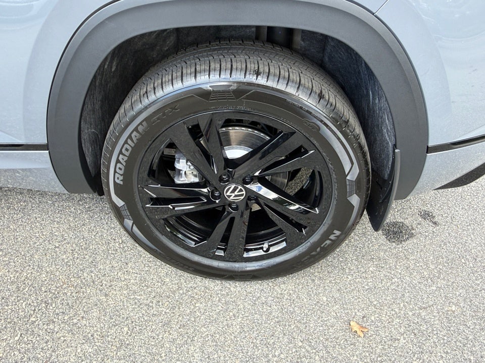 2026 Volkswagen Atlas Cross Sport SEL R-Line Black