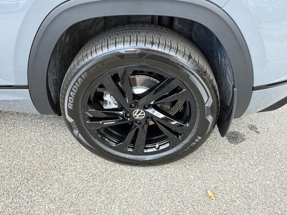 2026 Volkswagen Atlas Cross Sport SEL R-Line Black