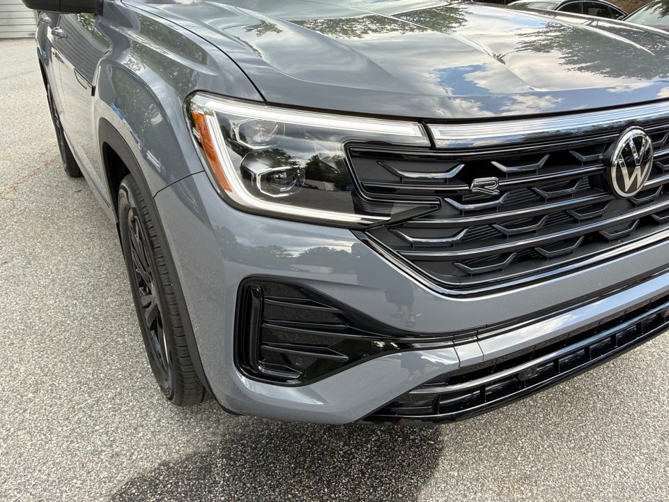 2026 Volkswagen Atlas Cross Sport SEL R-Line Black