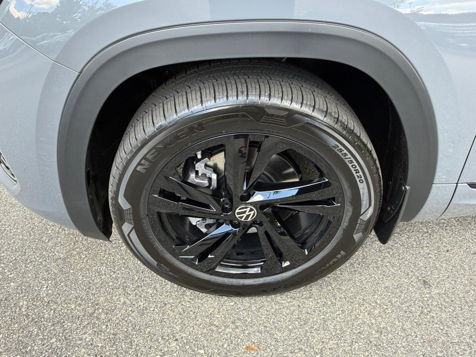 2026 Volkswagen Atlas Cross Sport SEL R-Line Black