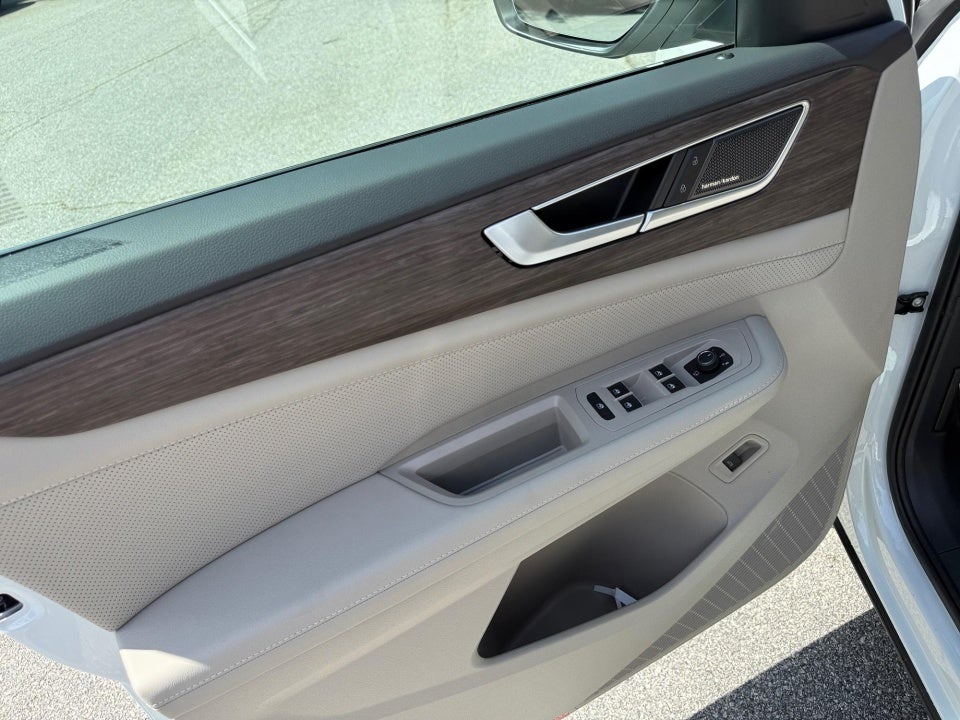 2026 Volkswagen Atlas SEL Premium R-Line