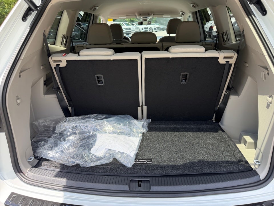 2026 Volkswagen Atlas SE with Technology