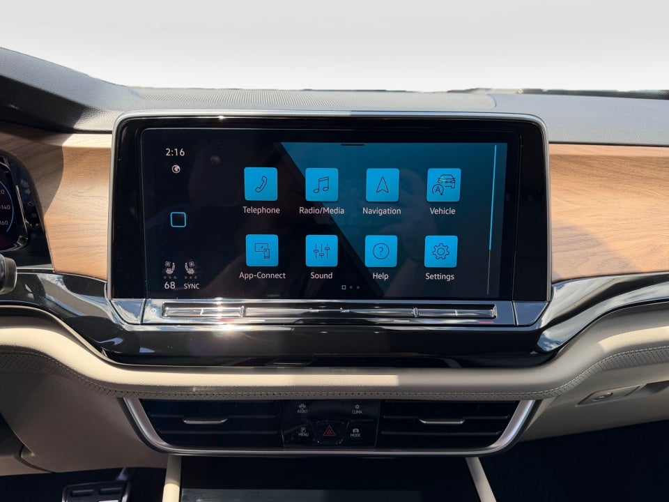 2026 Volkswagen Atlas SE with Technology
