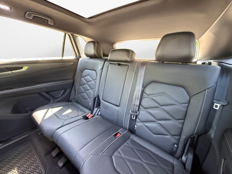2026 Volkswagen Atlas Cross Sport SE with Technology