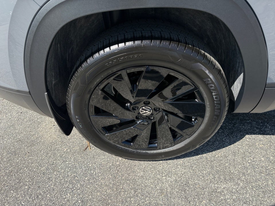 2026 Volkswagen Atlas Cross Sport SE with Technology