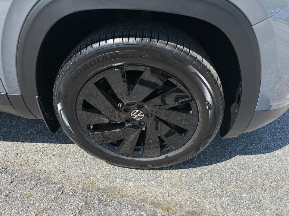 2026 Volkswagen Atlas Cross Sport SE with Technology