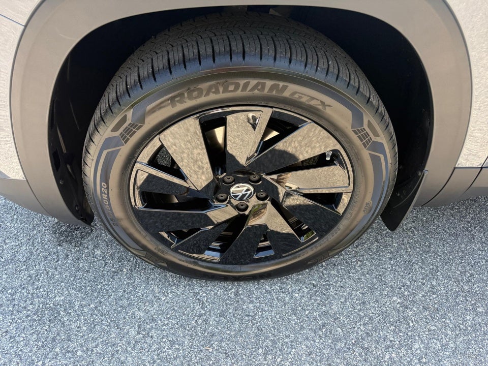 2026 Volkswagen Atlas Cross Sport SE with Technology