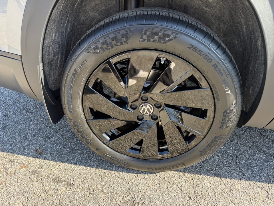 2026 Volkswagen Atlas SE w/Tech - Photo 23