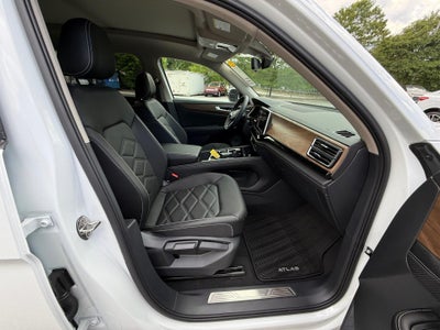 2026 Volkswagen Atlas SE with Technology