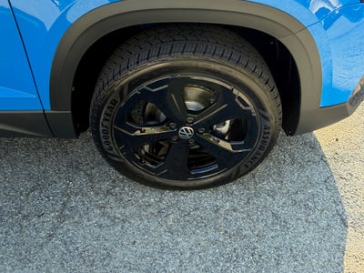 2026 Volkswagen Taos SE Black