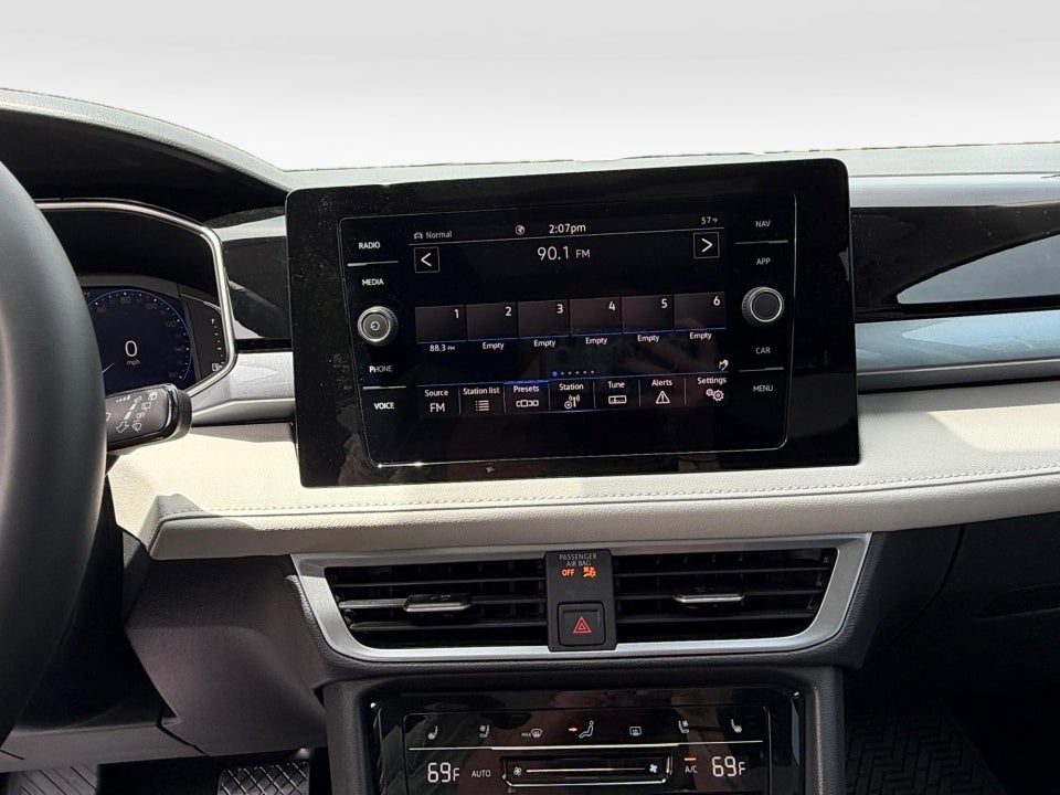 2026 Volkswagen Taos SEL