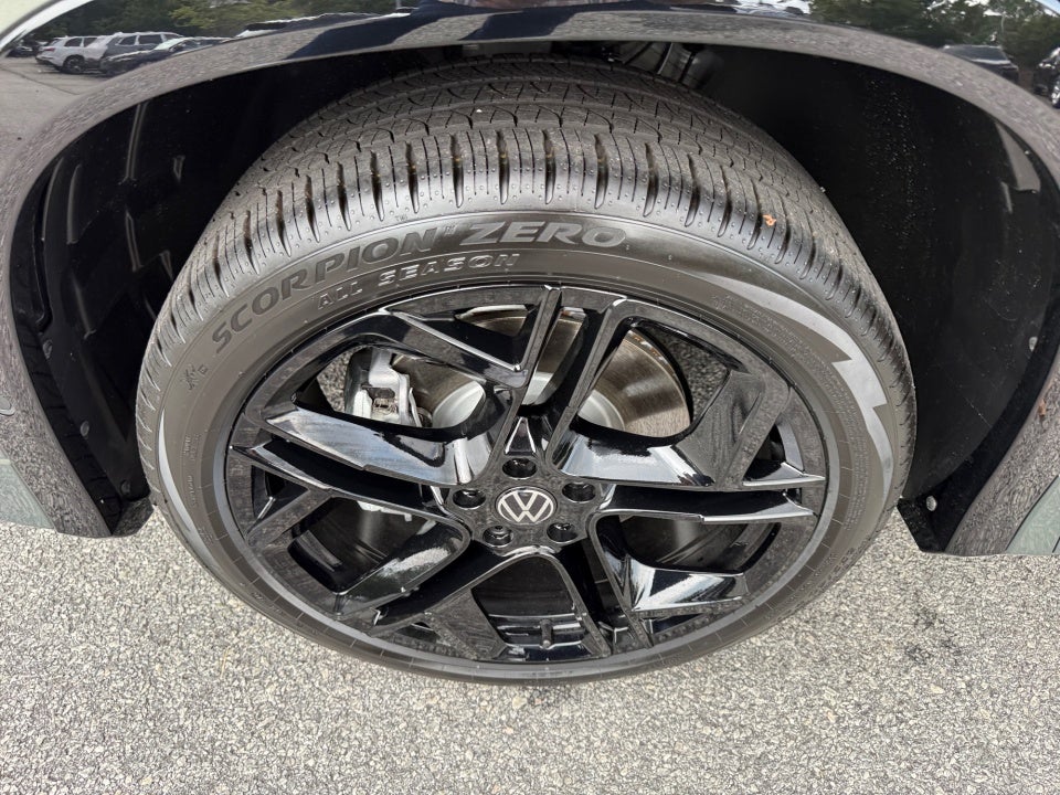 2026 Volkswagen Tiguan SE R-Line Black
