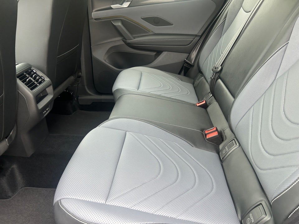 2025 Volkswagen Tiguan SE R-Line Black