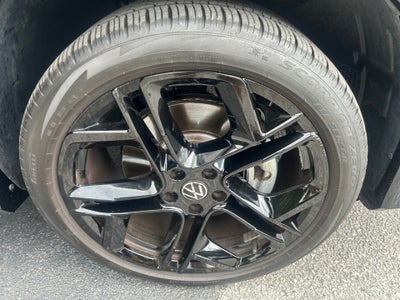 2025 Volkswagen Tiguan SE R-Line Black