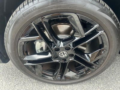 2025 Volkswagen Tiguan SE R-Line Black