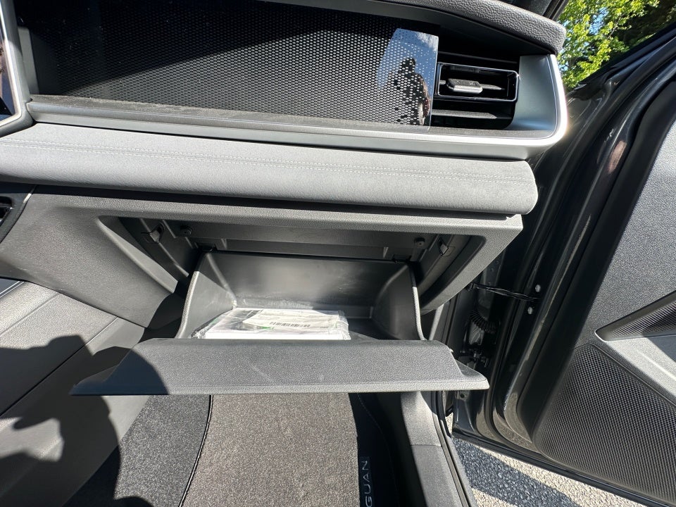 2025 Volkswagen Tiguan SE R-Line Black