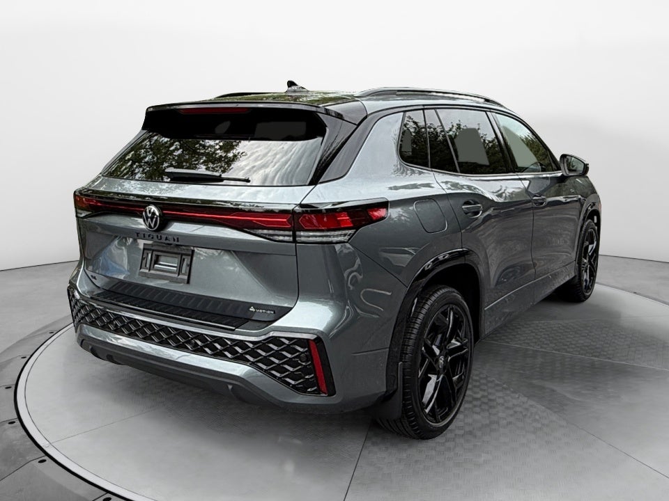 2026 Volkswagen Tiguan SE R-Line Black