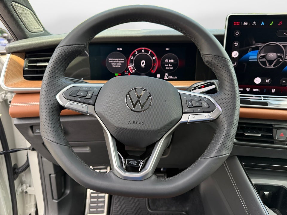 2026 Volkswagen Tiguan SEL R-Line Turbo