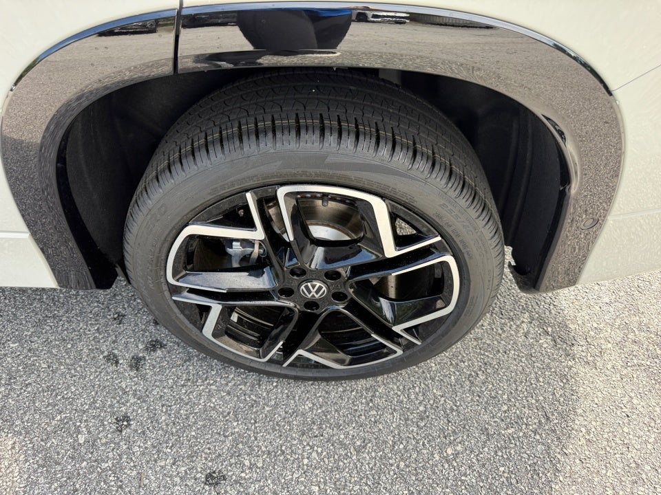 2026 Volkswagen Tiguan SEL R-Line Turbo