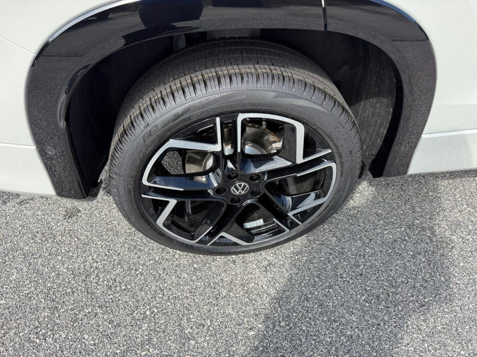 2026 Volkswagen Tiguan SEL R-Line Turbo