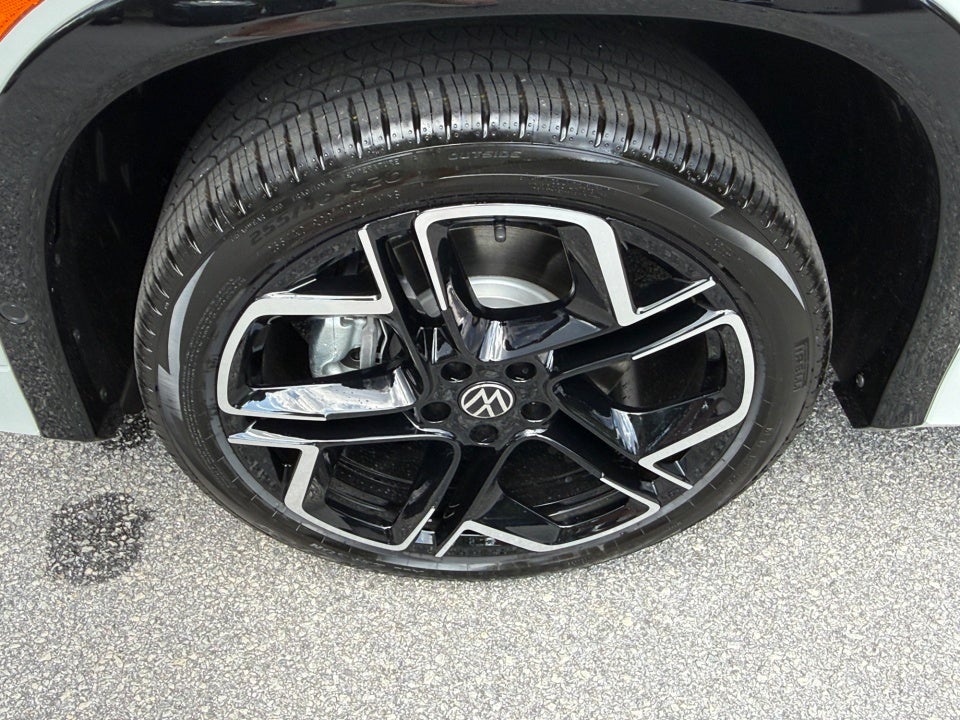 2026 Volkswagen Tiguan SEL R-Line Turbo