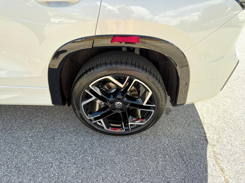 2026 Volkswagen Tiguan SEL R-Line Turbo