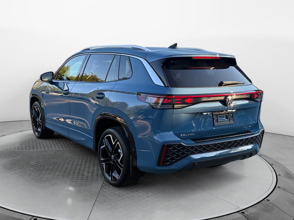 2026 Volkswagen Tiguan SEL R-Line Turbo
