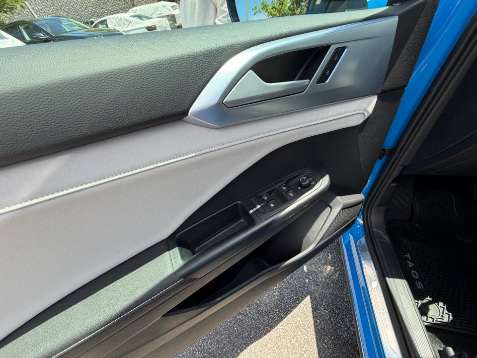2026 Volkswagen Taos SE