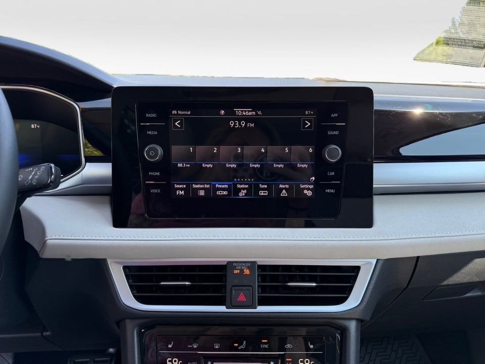 2026 Volkswagen Taos SE