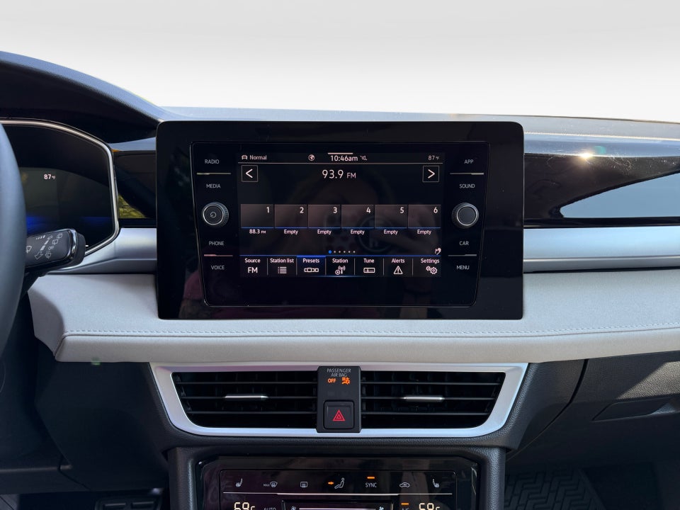2026 Volkswagen Taos SE