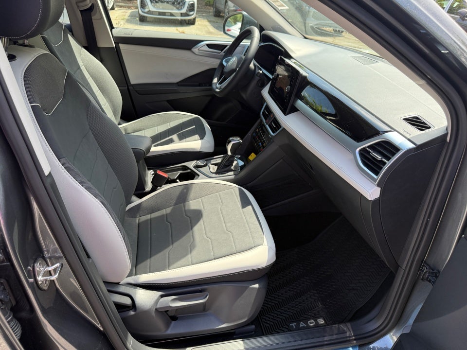2026 Volkswagen Taos SE
