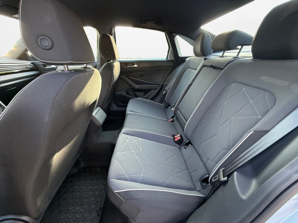 2026 Volkswagen Jetta Sport - Photo 13