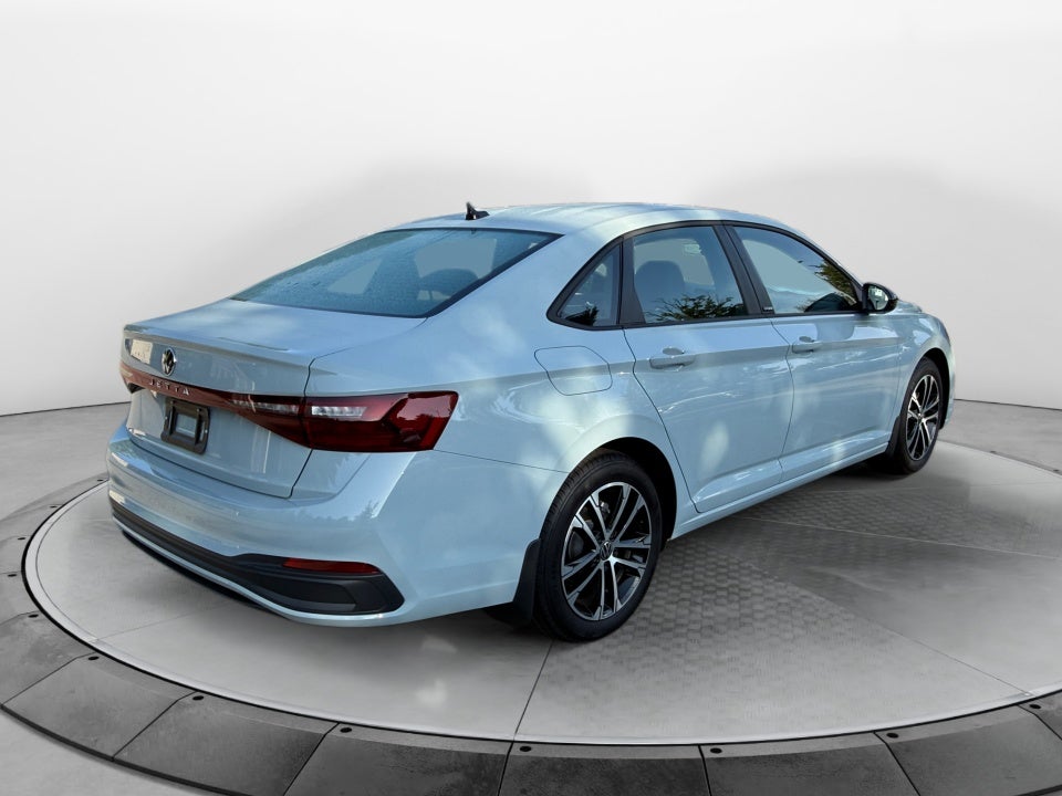 2026 Volkswagen Jetta Sport - Photo 7
