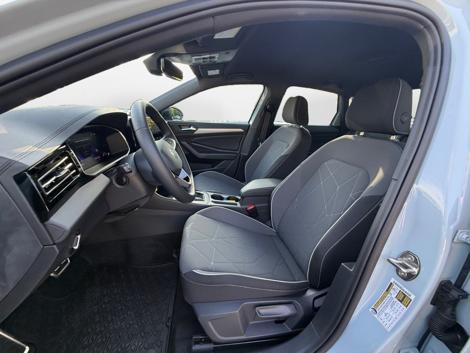 2026 Volkswagen Jetta Sport - Photo 9