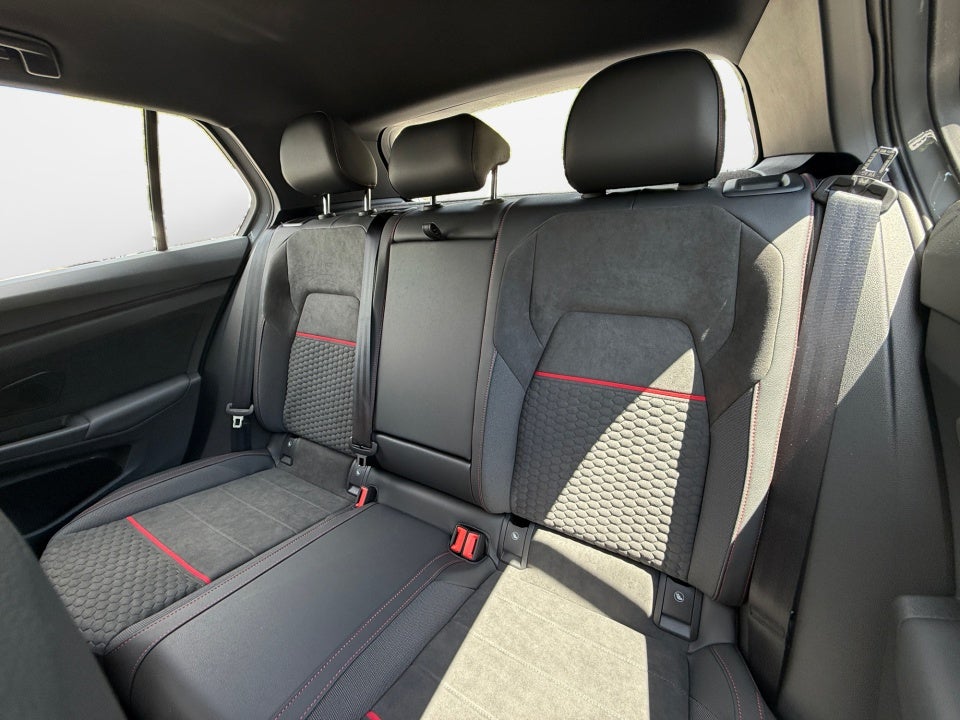 2026 Volkswagen Golf GTI SE