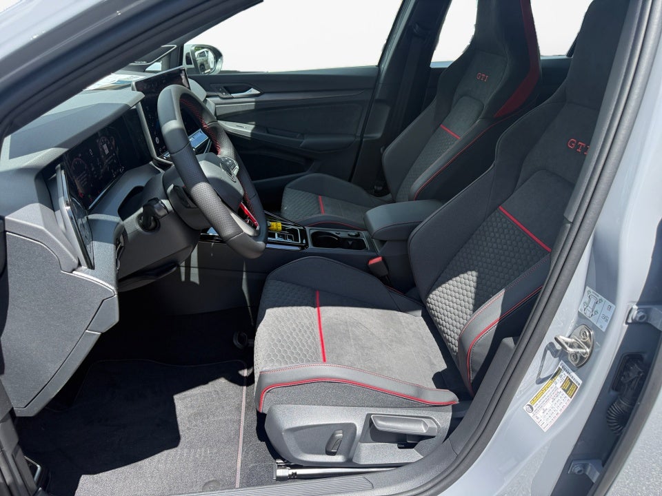 2026 Volkswagen Golf GTI SE