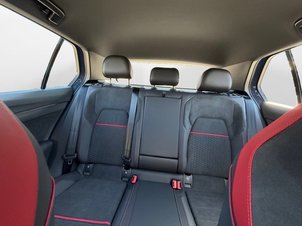 2026 Volkswagen Golf GTI SE - Photo 12