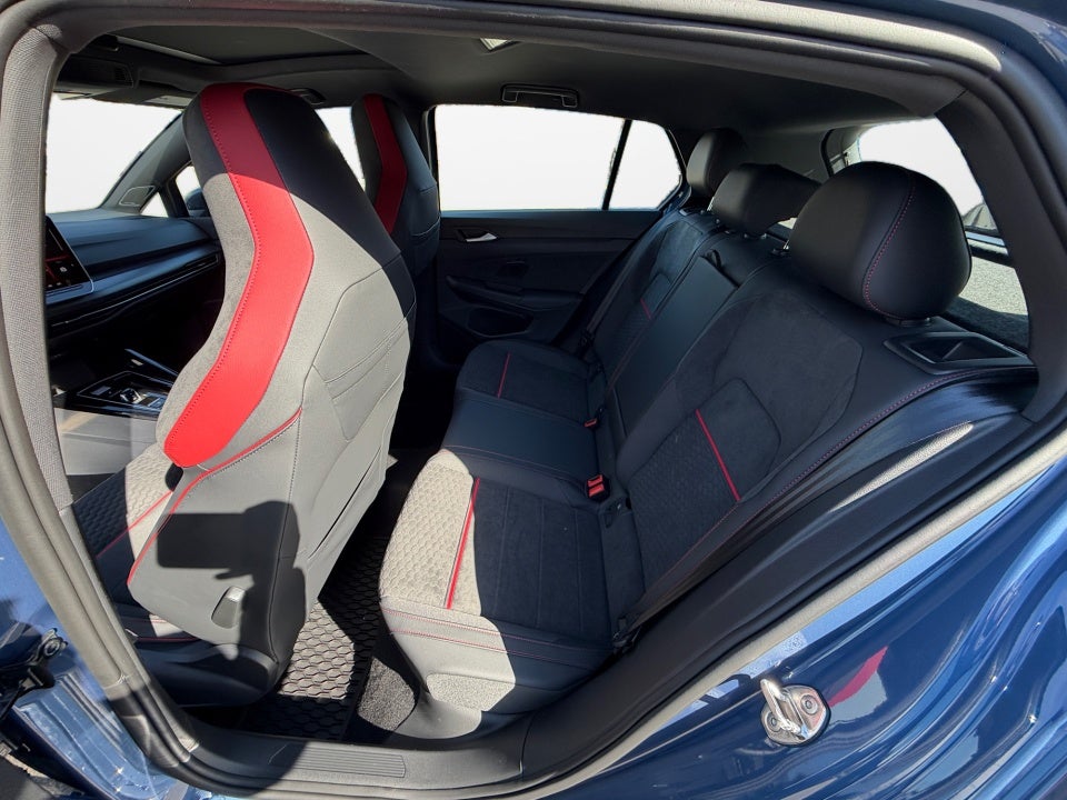 2026 Volkswagen Golf GTI SE - Photo 13
