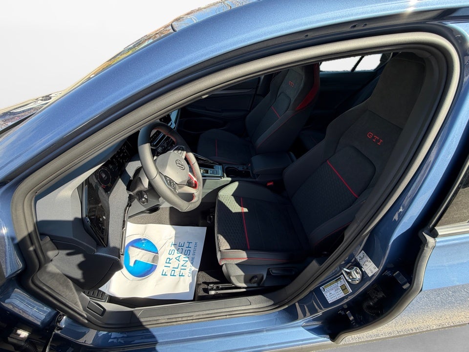 2026 Volkswagen Golf GTI SE - Photo 9