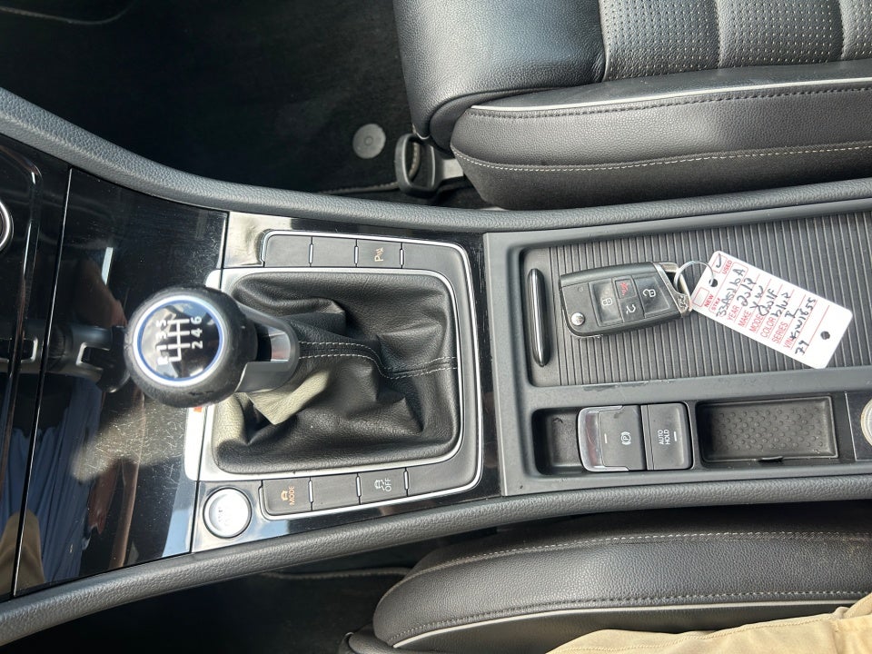 2019 Volkswagen Golf R 2.0T w/DCC & Navigation (M6)
