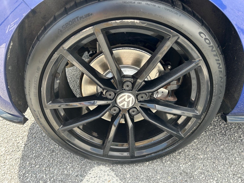 2019 Volkswagen Golf R 2.0T w/DCC & Navigation (M6)