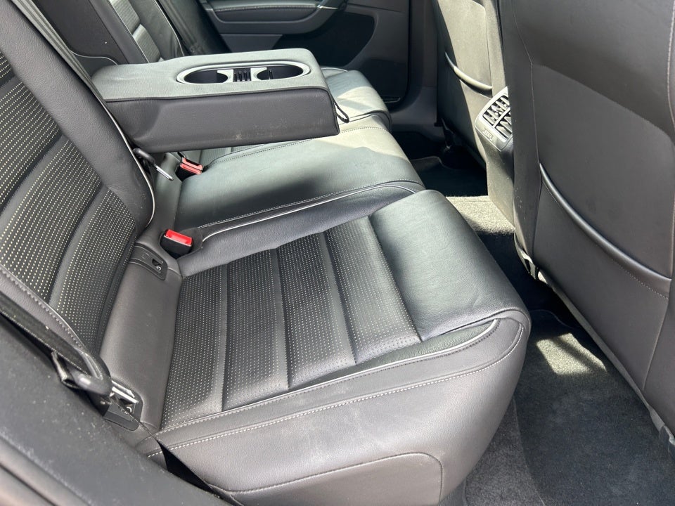 2019 Volkswagen Golf R 2.0T w/DCC & Navigation (M6)