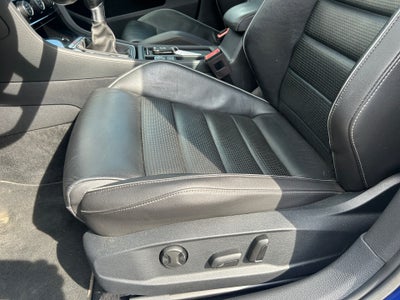 2019 Volkswagen Golf R 2.0T w/DCC & Navigation (M6)