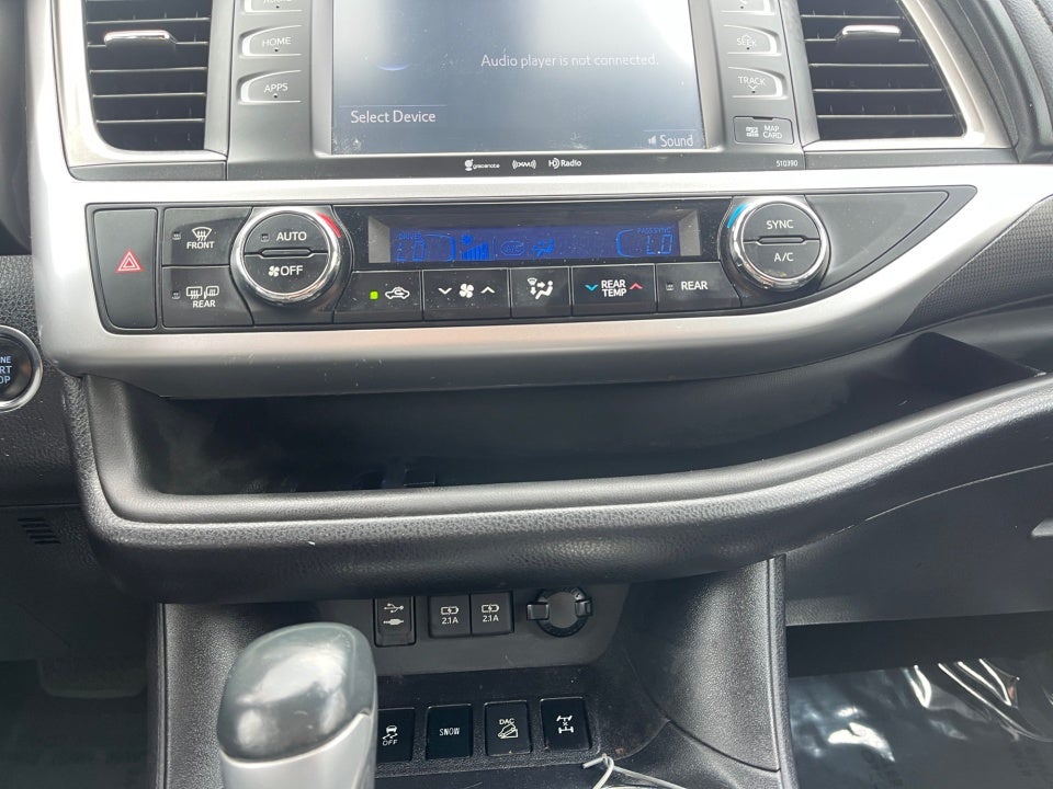 2019 Toyota Highlander SE