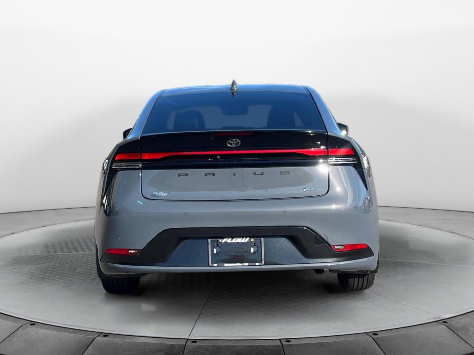 2025 Toyota Prius XLE